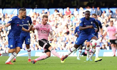 Hàng phòng ngự Chelsea chao đảo vì "David Beckham mới"