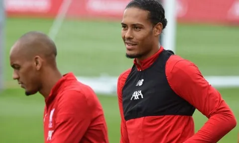 Hàng thủ Liverpool bị chỉ trích, Van Dijk nói gì?