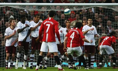 Ở Man Utd, Ronaldo từng nhường quyền sút phạt cho 1 cái tên
