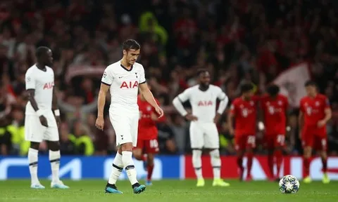 Thảm bại, fan Tottenham nổi khùng: "Tống khứ đồ tệ hại đó"