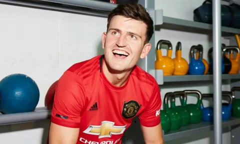 Man Utd chính thức công bố số áo mới cho Maguire