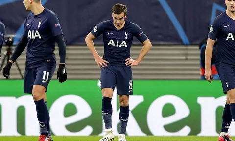 Thua đau, fan Tottenham điên tiết: "Vô vọng, tống khứ tên vô dụng đó"