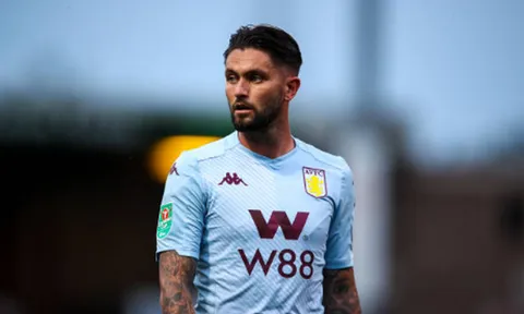 Hattrick kiến tạo, cựu cầu thủ Arsenal mang về 'set tennis' cho Aston Villa