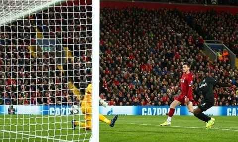 'Hậu vệ trái Liverpool chạy để làm gì?'