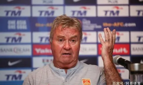 HLV Guus Hiddink nói điều bất ngờ sau trận thua U22 Việt Nam