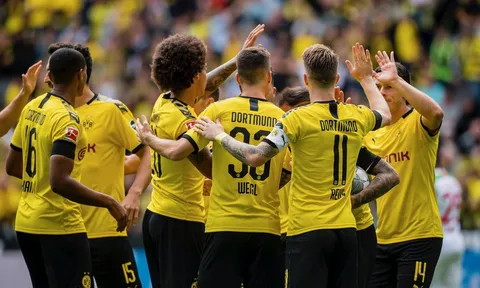 Hiệp hai bùng nổ, Dortmund nhấn chìm Augsburg trong cơn mưa bàn thắng