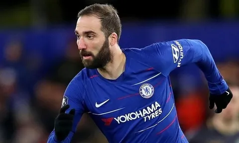 Bất ngờ! Ngay cả Sarri cũng không cứu nổi Higuain