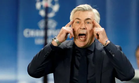 HLV Ancelotti xác nhận, "siêu tiền vệ" Real chọn M.U hay Napoli?