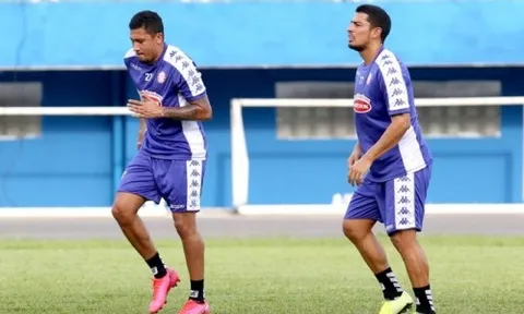 HLV Chung Hae-soung thận trọng nói về cặp song sát "triệu đô" người Costa Rica