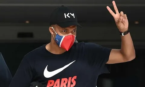 HLV PSG sử dụng Mbappe báo tin buồn cho Leipzig