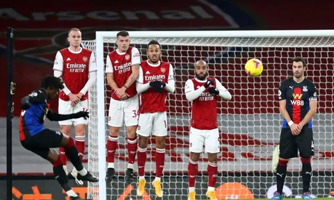Hòa Palace, Arsenal bị chê "đá 2, 3 năm nữa mới vào được top 4"