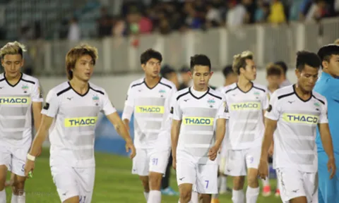 5 điểm nhấn vòng 21 V-League 2019: HAGL "sắp chết" vì trọng tài
