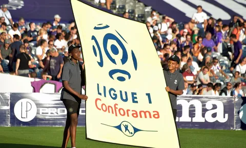 Học theo Tottenham, Lyon "mượn gió bẻ măng" gửi yêu sách lên BTC Ligue 1