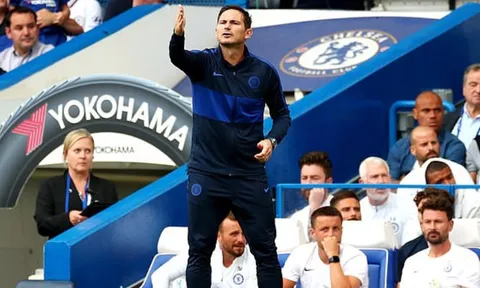 Học trò bị nhục mạ, Lampard tuyên chiến với NHM
