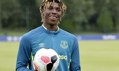 Học trò bị so sánh với Lukaku, HLV đăng đàn phát biểu cực gắt