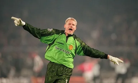 Hỏi đáp cùng Schmeichel: Man Utd nên mua sao châu Á, Scholes hay Xavi?
