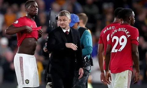 Man Utd 'cố đấm ăn xôi', giữ Pogba và 'tiễn' Mourinho thế nào?