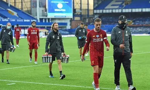 'Hút chết' rời Goodison Park, Liverpool vẫn phải chờ ngày nâng cúp