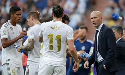 Huyền thoại Barca bất ngờ lên tiếng bênh vực Zidane và Real Madrid