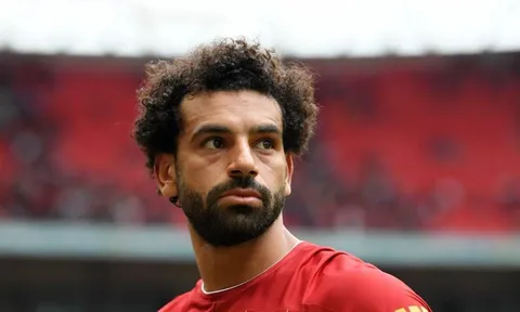 Huyền thoại Man Utd tiết lộ tương lai, Salah lên tiếng