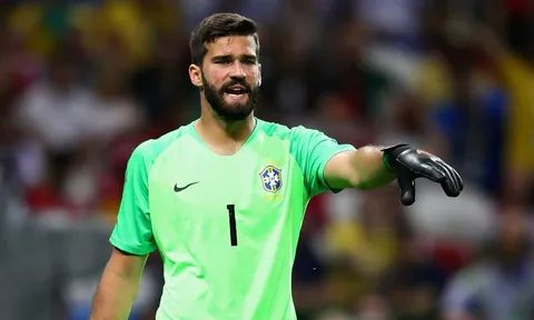 Alisson Becker khiêm tốn nói về danh hiệu Quả bóng vàng