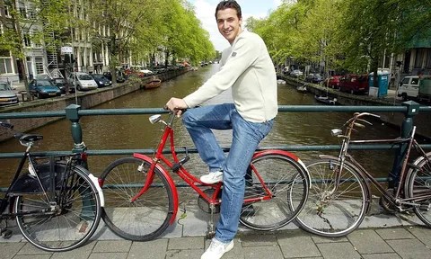 Ibrahimovic - từ đôi chân đầy sẹo đến ngôi nhà trong mơ