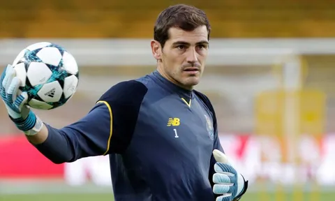 Bị cảnh sát khám nhà, Iker Casillas phá vỡ im lặng