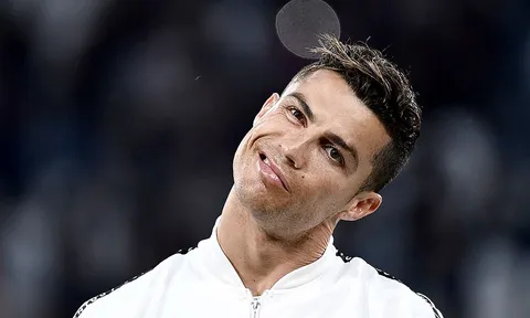 Sao Man City gây sốc, loại Ronaldo trong TOP 3 cầu thủ giỏi nhất