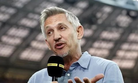 Man United đứng đầu BXH, Lineker lập tức "cà khịa" anti fan