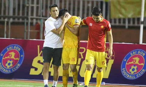 Thua đau trước Sài Gòn, cầu thủ Thanh Hóa bật khóc trên sân Thống Nhất
