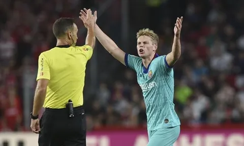 Barca dở tệ, nhưng NHM vẫn được an ủi nhờ một cái tên