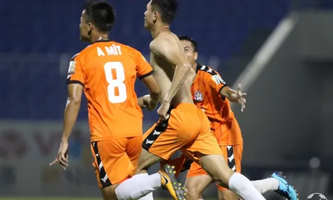 Cựu tuyển thủ U19 Việt Nam "đóng đinh" trận đấu, Thanh Hóa nguy kịch