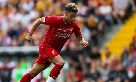 Oxlade-Chamberlain, "vũ khí giấu tay áo" của Liverpool trước Arsenal