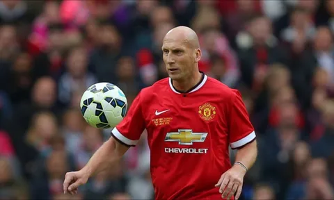 Jaap Stam nói gì khi phải chọn giữa M.U và Milan?