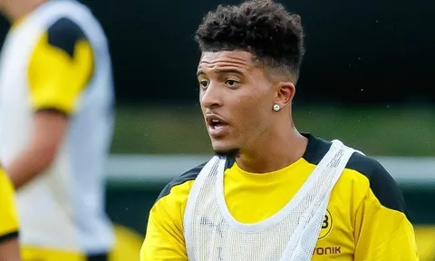 "Man United cần chiêu mộ người đó hơn là Sancho"
