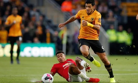 "Vị trí hiện tại ở Man Utd, cậu ta có được nó là nhờ may mắn"