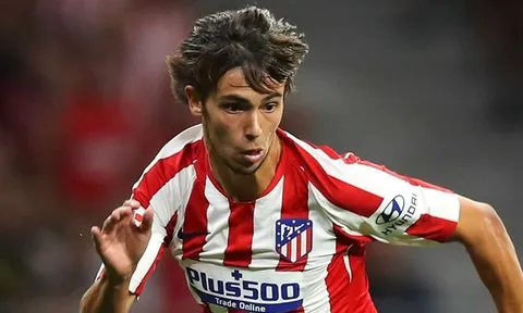 "Tôi nói cậu ta nên chọn Man City hay Barca, nhưng cậu ta không nghe"