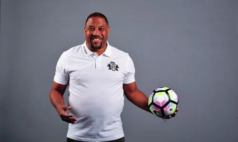 Ngồi bàn bình luận đã 1 thập kỷ, huyền thoại Liverpool bất ngờ tính trở lại ghế huấn luyện
