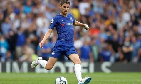 Tuyên bố "phũ phàng" với Sarri, sao Chelsea nhận "mưa tình yêu" từ NHM
