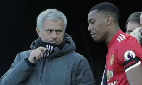 Anthony Martial hậm hực: "Ông ấy nên trực tiếp nói chuyện với tôi"
