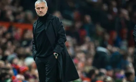 Jose Mourinho báo tin buồn cho người hâm mộ