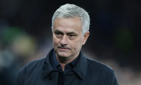 Jose Mourinho nóng lòng "nẫng tay trên" mục tiêu của M.U