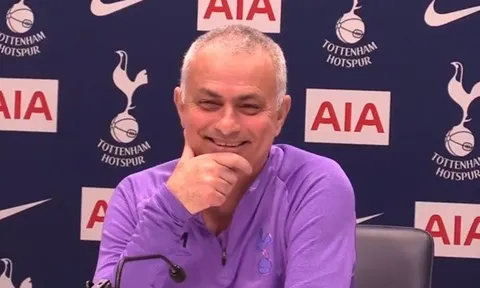 'Bom tấn' Tottenham 'lười nhớt thây', Mourinho phản ứng gây choáng