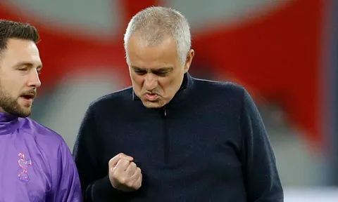 Được trao hẳn 135 triệu 'đi chợ hè', Mourinho hớn hở tậu 5 bom tấn