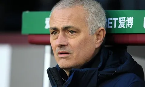 Hòa nhạt, Mourinho điên tiết 'hủy diệt' tuyến giữa cùng bom tấn của Spurs
