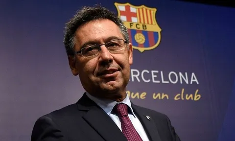 SỐC! 6 thành viên cấp cao Barcelona đồng loạt từ chức