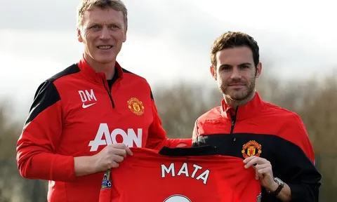 "Đơn giản là không thể thay thế Sir Alex. Ông ấy buộc phải rời Man Utd"