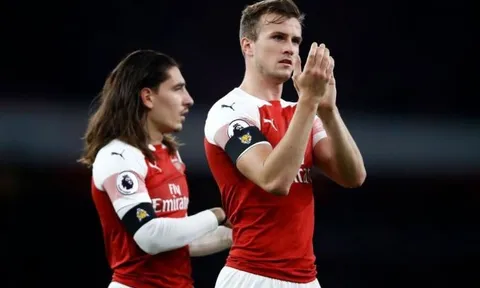 "Kẻ bất bại" tái xuất, Arsenal vẫn phiền lòng vì 3 cái tên
