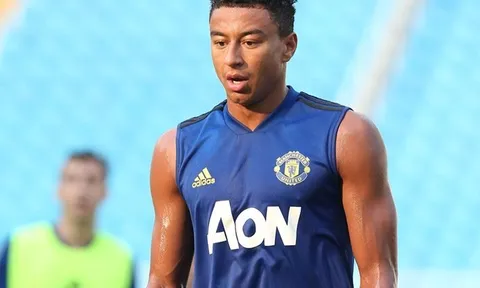 'Kẻ bị ghét bỏ' ở Man Utd khoe cơ bắp cuồn cuộn