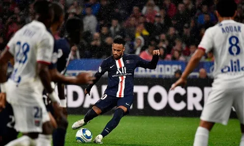 Kẻ dứt áo rời Man Utd: "Tôi vui khi được chơi bên cạnh QBV tương lai"